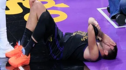 申京被帽解读：詹姆斯揭示球员特点，一帽尽显深意